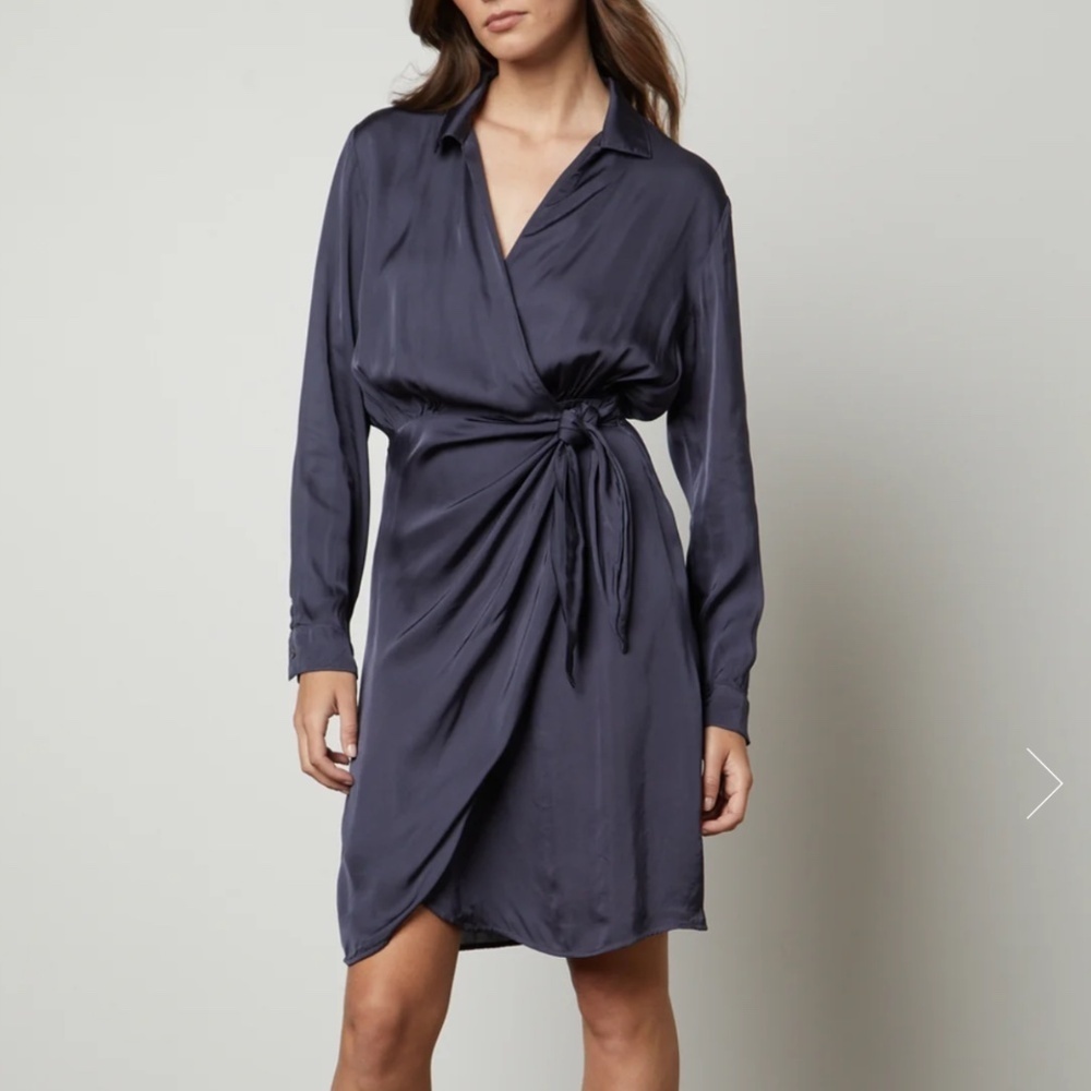 VELVET Navy blue JUNI surplice long sleeve satin wrap midi dress size M